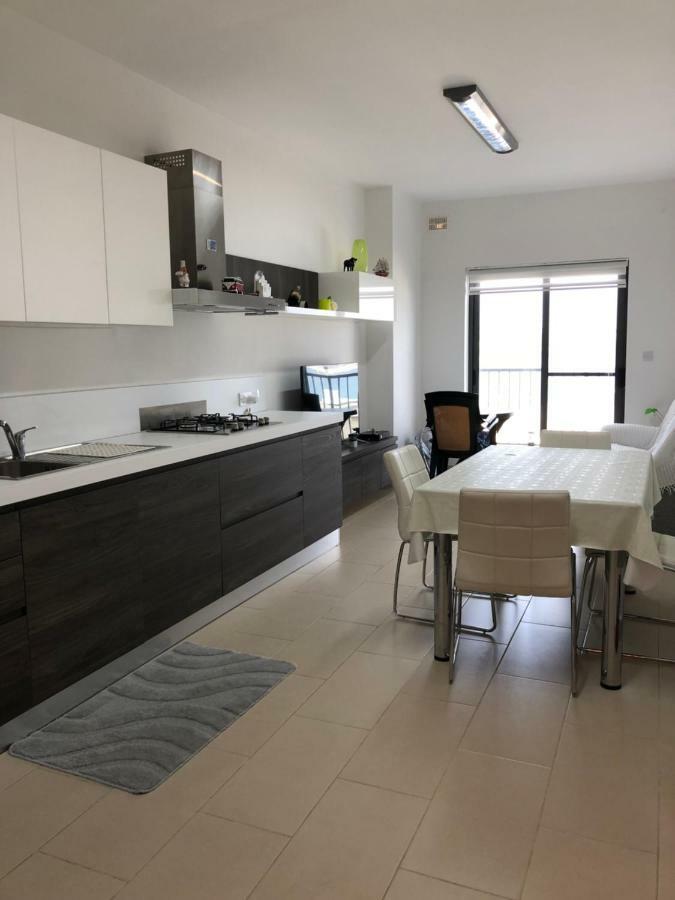 Modern Apartment With Sea View Mellieħa Buitenkant foto